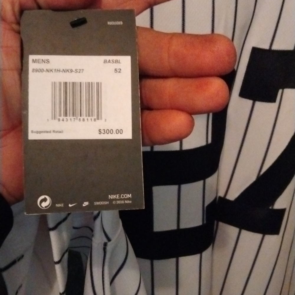New York Yankees jersey#27 brand new size 52  tags still on it , retail 300$